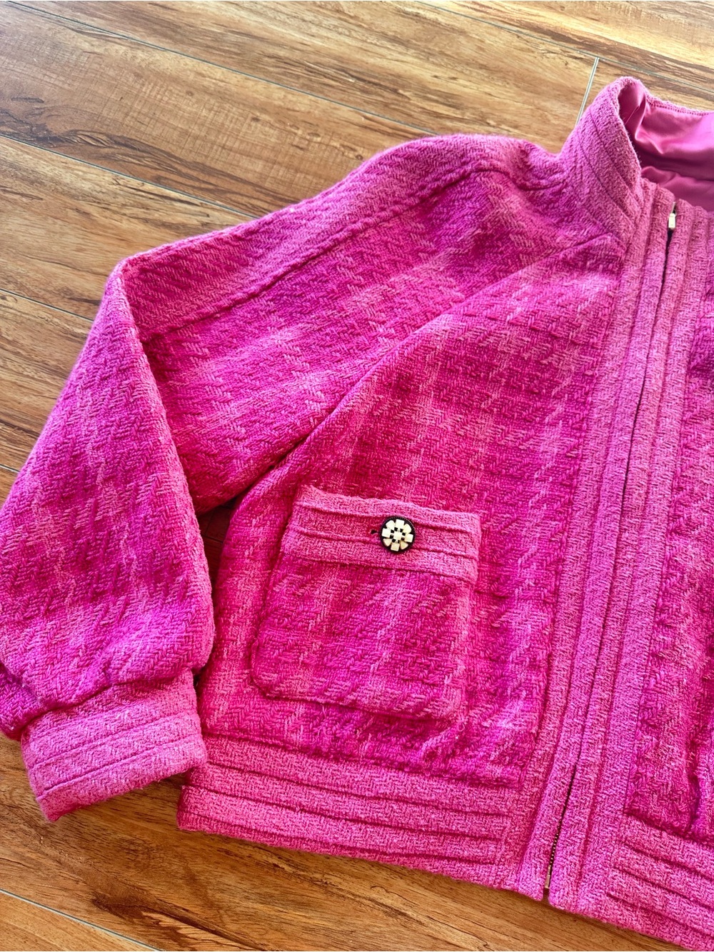 Chanel
2019 Tweed Pattern Jacket - Picture 3 of 12